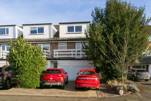Challoners Close, East Molesey- click for photo gallery